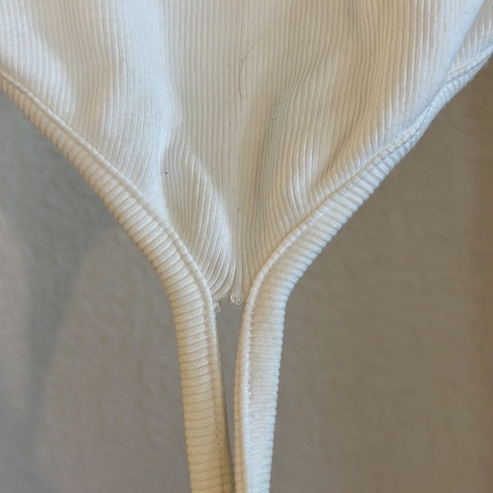 Lovers and friends Waist Tie Tee in White - Picture 7 of 10